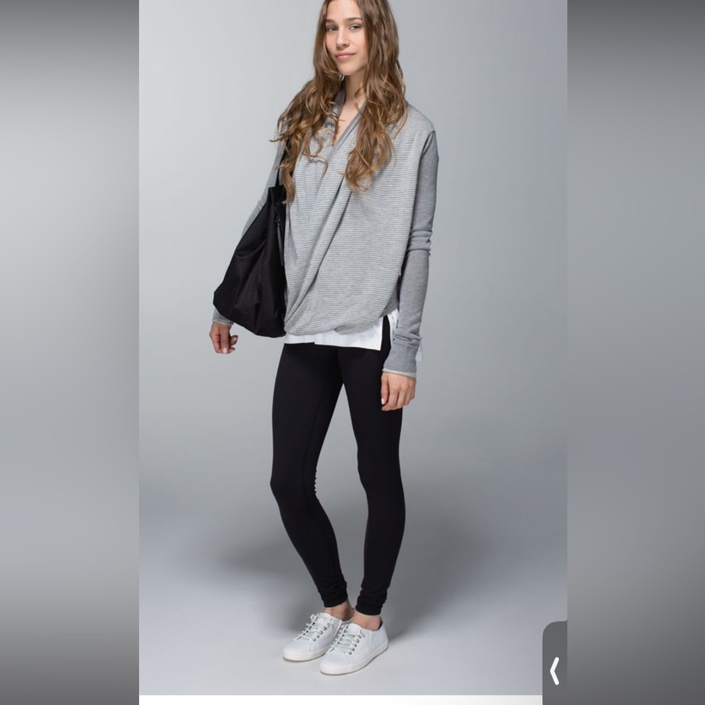 Lululemon Iconic Sweater Wrap Heathered Medium Grey/Heathered Light Grey. Size 8